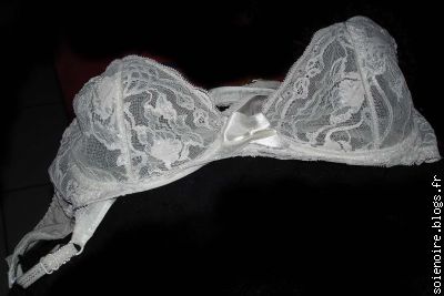 un des soutien gorge de ma femme
