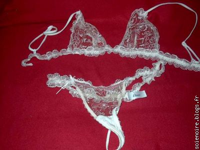 lingerie à vendre   hummmm ça a l air  delicieux